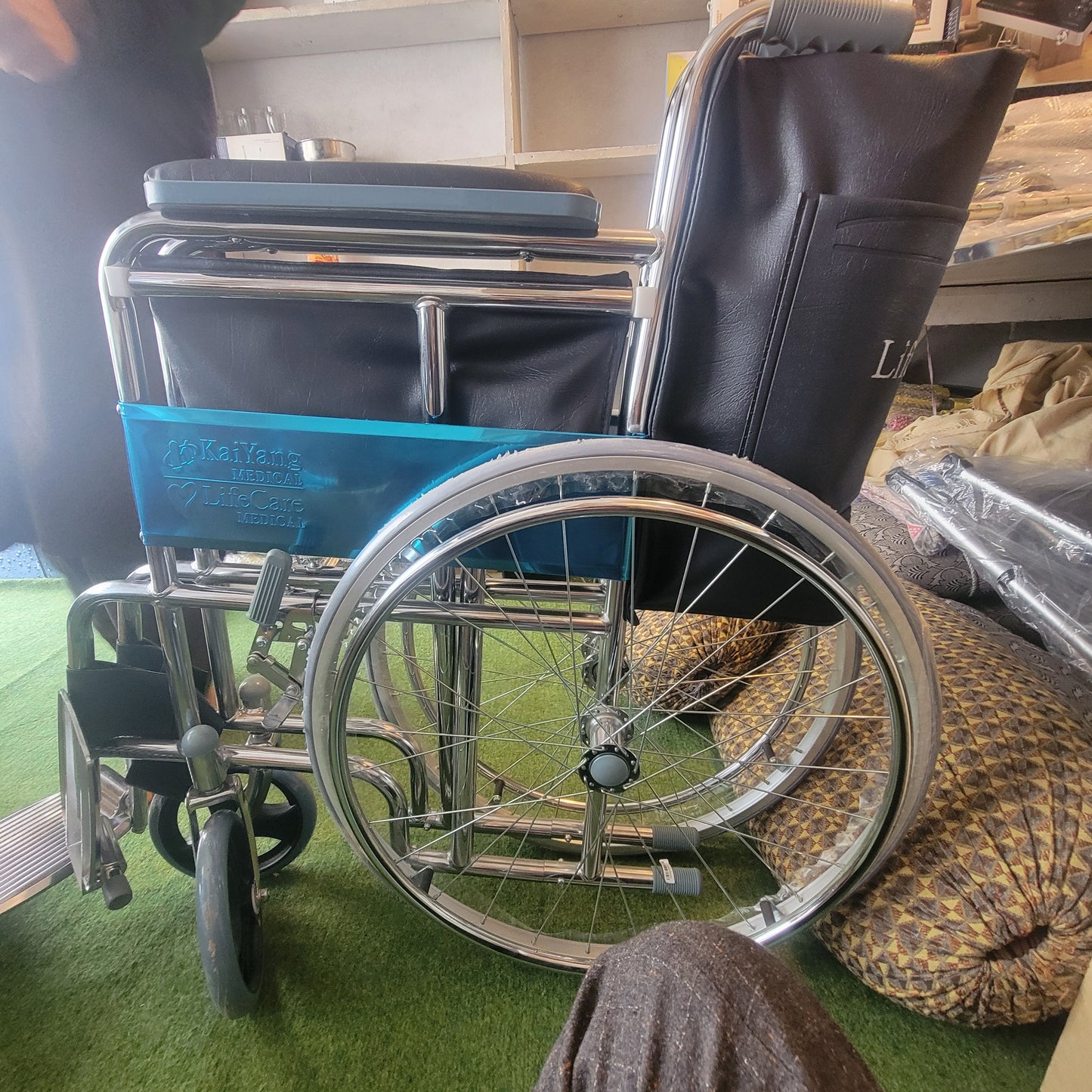 Foldable Lightweight Wheelchair – Trusted Mobility Solutions in Pakistan | Lalaimport.pk