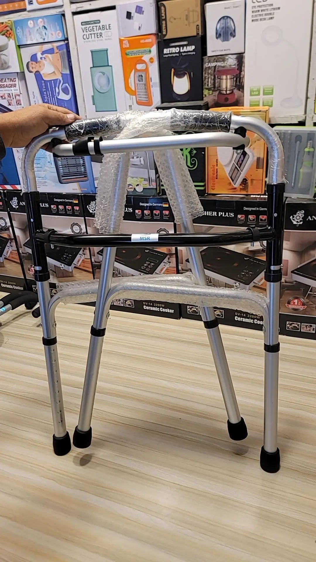 πΆββοΈ Foldable Walker for Seniors & Patients β Strong, Lightweight & Adjustable