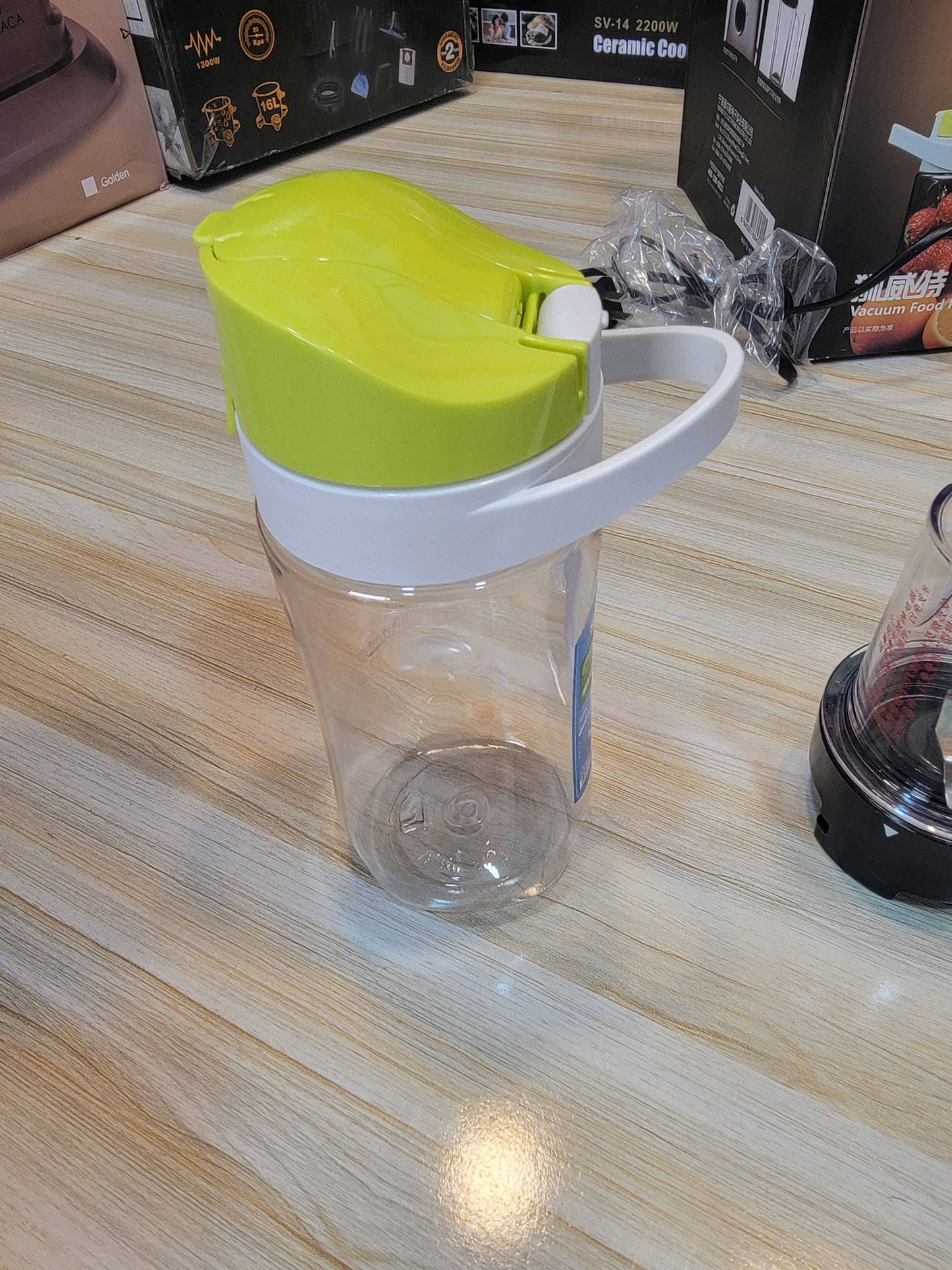 SAVTM Vacuum Food Blender in Pakistan – 500W, Shake Glasses & Grinder | Lalaimport.pk