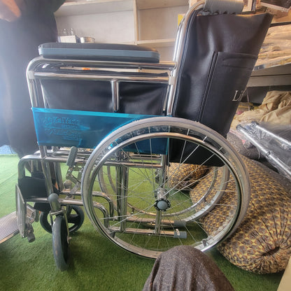 Foldable Lightweight Wheelchair – Trusted Mobility Solutions in Pakistan | Lalaimport.pk