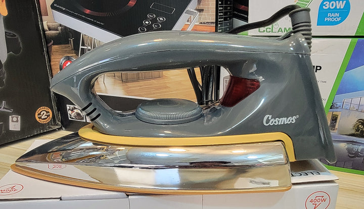 Front view of Cosmos CIS-318 F1 Non-Stick Iron with premium design – Lalaimport.pk.
