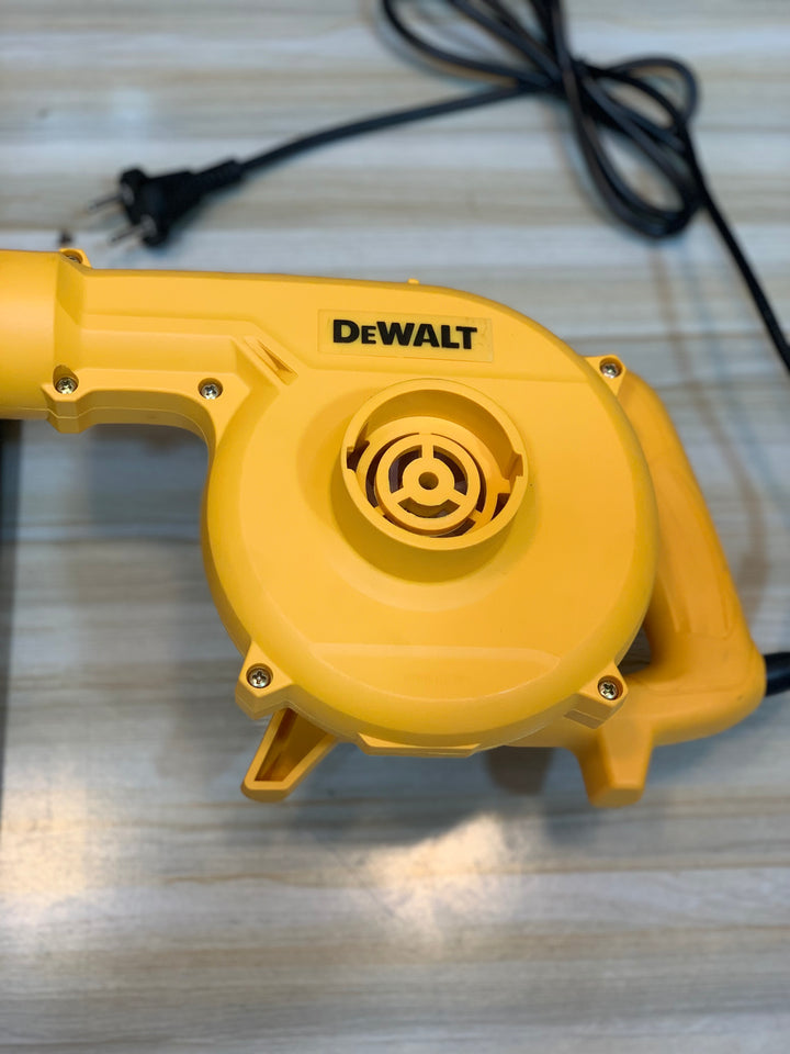 DeWalt 3009B Air Blower in dual-function mode, demonstrating both blower and vacuum cleaning capabilities.