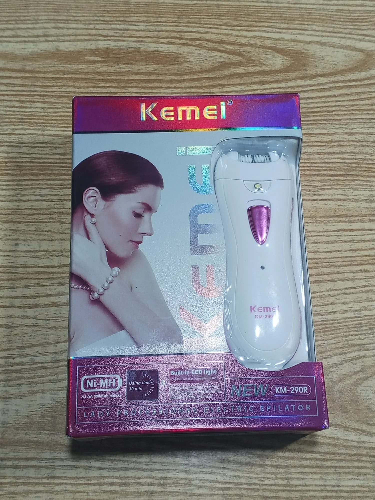 Kemei KM-290R Rechargeable Lady Epilator with Built-in LED Light Product Image