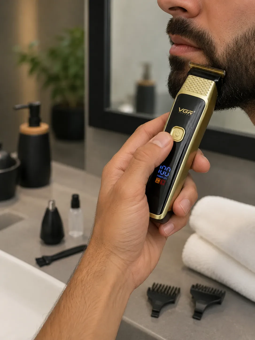 VGR V-366 3-in-1 Professional Rechargeable Men's Grooming Kit Product Image
